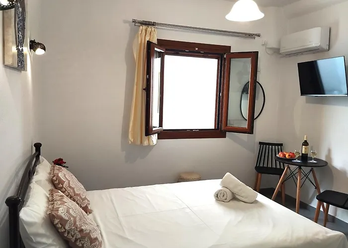 Thiseas 2 * Naxos City