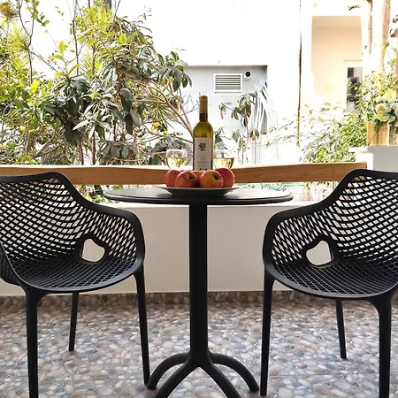 アパート Thiseas 2